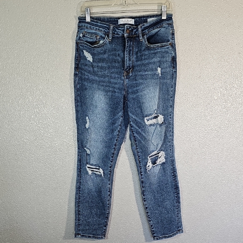 Judy Blue Distressed Jeans.
